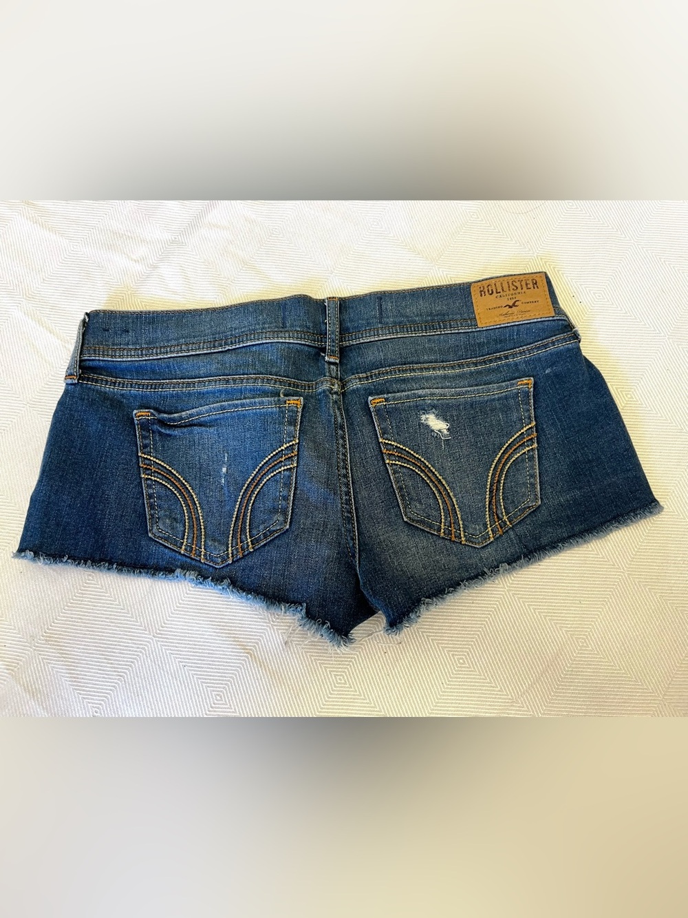 Hollister Dark Blue Distressed Denim Short Shorts Size 3/26 - Picture 4 of 5
